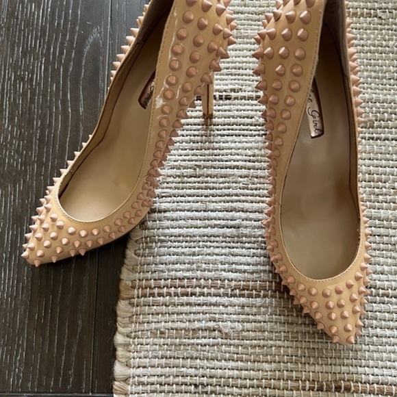 Kandee Teaser NWOB Nude Spiked Heels - Picture 9 of 13